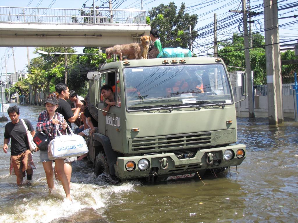 ภาพประกอบ: ชุมชนในประเทศไทยที่ถูกน้ำท่วม (ภาพจากเหตุการณ์ปี 2554)
