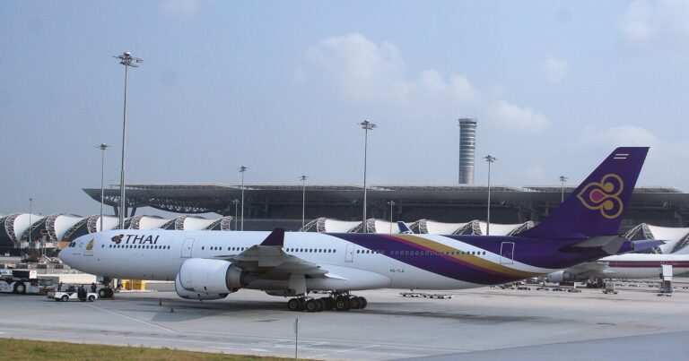 เครื่องบินของการบินไทยที่ท่าอากาศยานสุวรรณภูมิ (ภาพแฟ้ม)